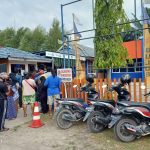 Masyarakat Dumai Antri Beli Beras Bulog